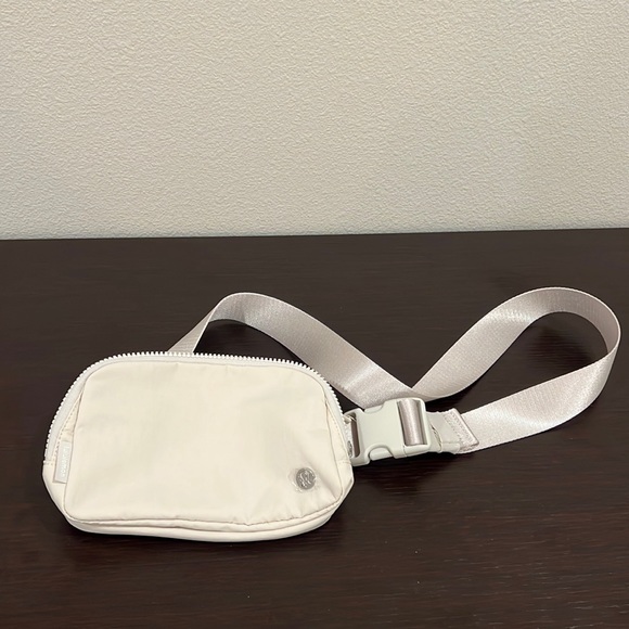 lululemon athletica Handbags - Everywhere Belt Bag White Lululemon